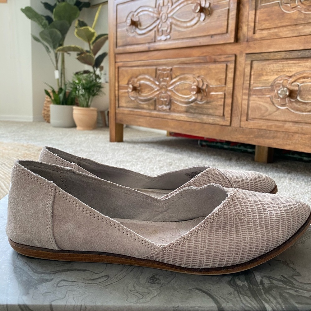 TOMS flats